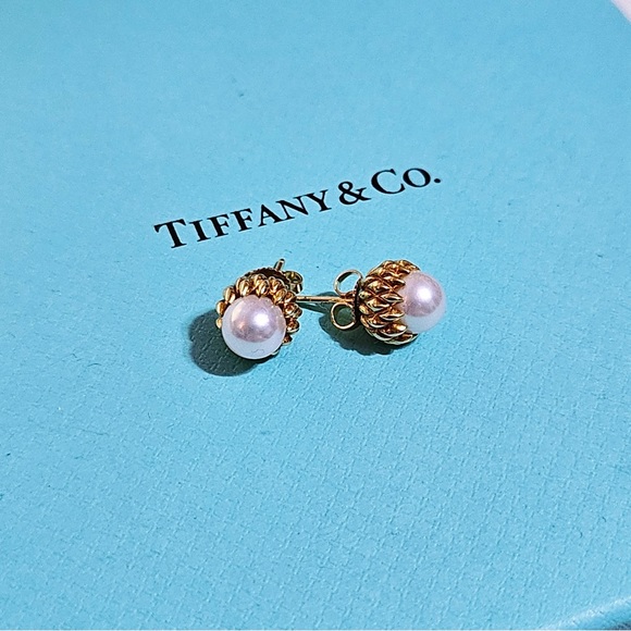 🎊SOLD🎊Tiffany & Co 18k Schlumberger Acorn 7mm Freshwater Pearl Stud Earrings - Picture 2 of 6